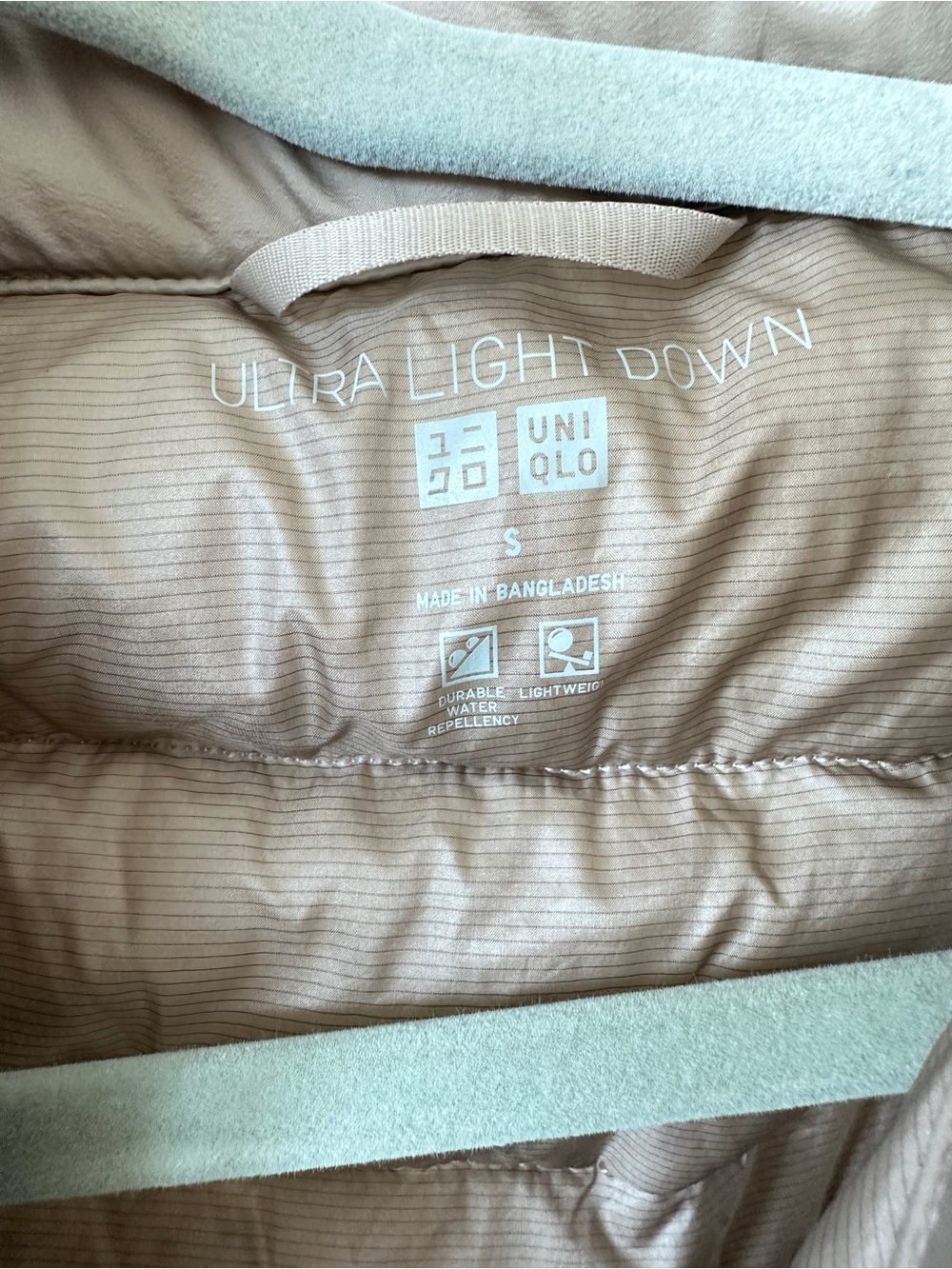 Uniqlo Women's Quilted Ultra Light Down Vest size S - Picture 6 of 15